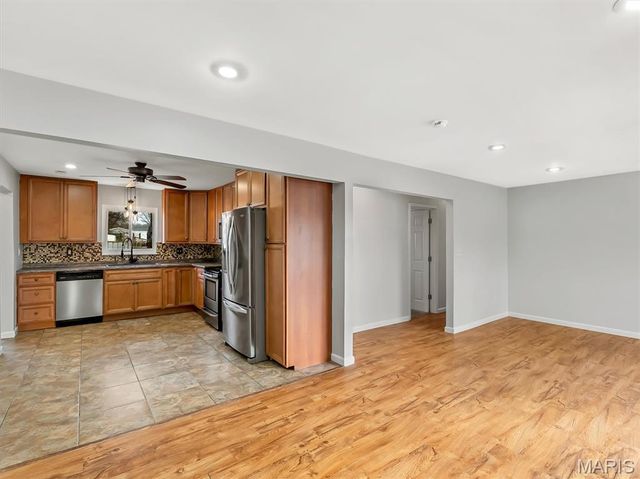 105 Lavernel Drive, Fenton, MO 63026