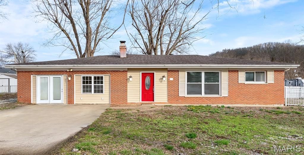 105 Lavernel Drive, Fenton, MO 63026