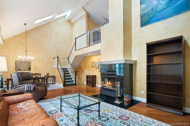 19 Winterberry Lane, Briarcliff Manor, NY 10510