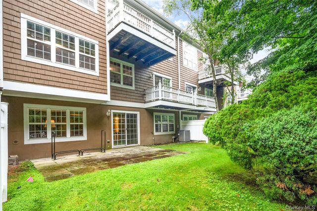 19 Winterberry Lane, Briarcliff Manor, NY 10510