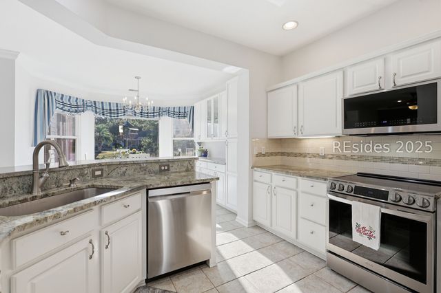 19 Hampton Cir, Bluffton, SC 29909