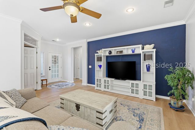 19 Hampton Cir, Bluffton, SC 29909