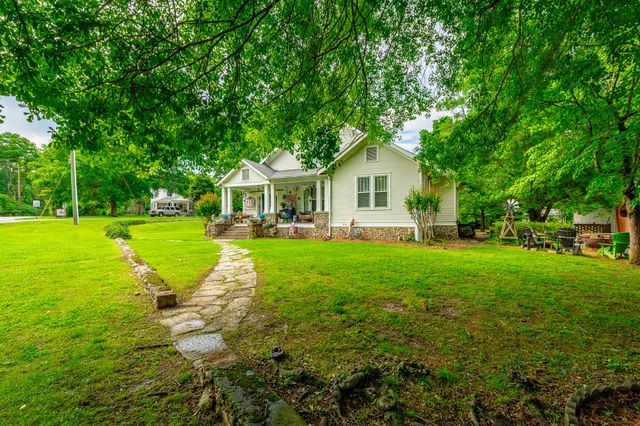 215 Gordon Street, Chickamauga, GA 30707