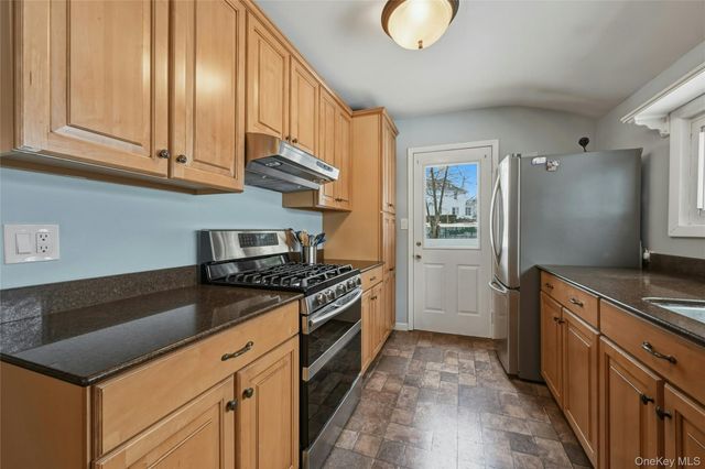 94 Locust Place, East Northport, NY 11731