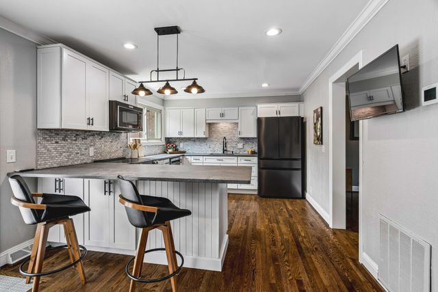 6944 Highland Park Dr, Nashville, TN 37205