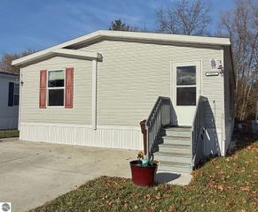 1032 Pebble Creek, Mt Pleasant, MI 48858