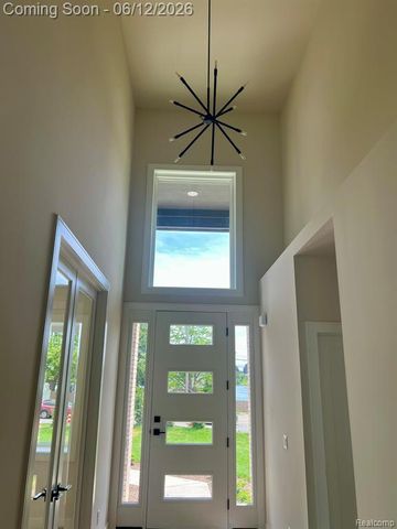 2934 W Walton Boulevard, Waterford, MI 48329