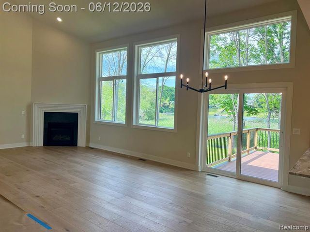 2934 W Walton Boulevard, Waterford, MI 48329