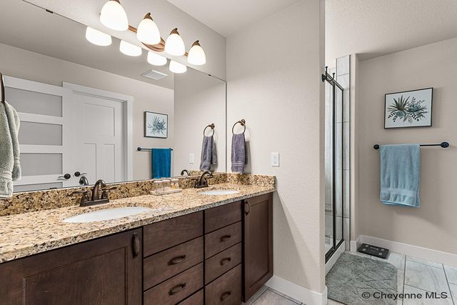 3327 THOMAS RD, Cheyenne, WY 82009