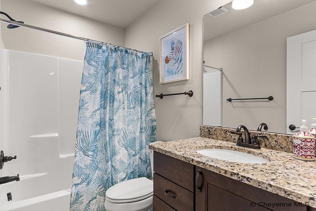 3327 THOMAS RD, Cheyenne, WY 82009