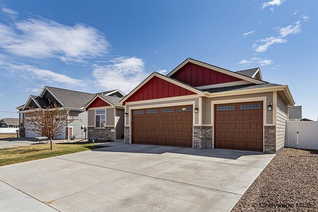 3327 THOMAS RD, Cheyenne, WY 82009