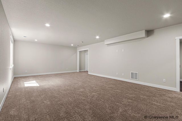 3327 THOMAS RD, Cheyenne, WY 82009