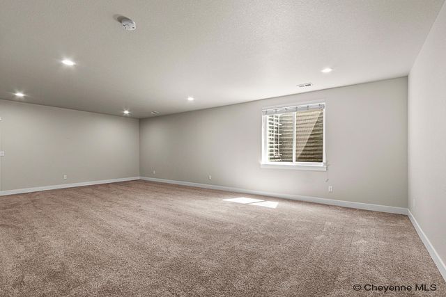 3327 THOMAS RD, Cheyenne, WY 82009
