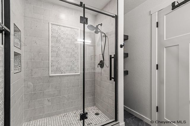 3327 THOMAS RD, Cheyenne, WY 82009