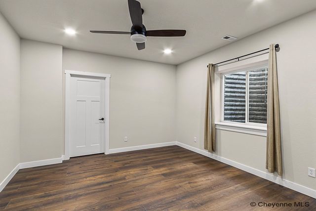 3327 THOMAS RD, Cheyenne, WY 82009