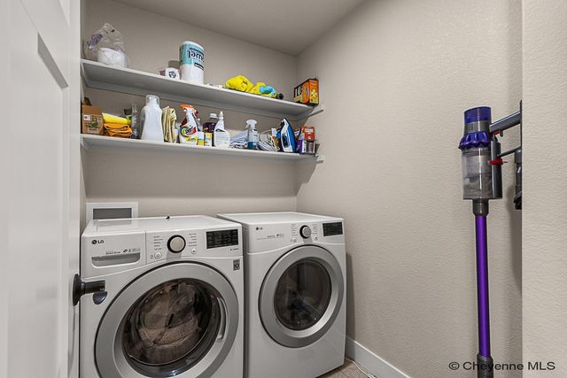 3327 THOMAS RD, Cheyenne, WY 82009