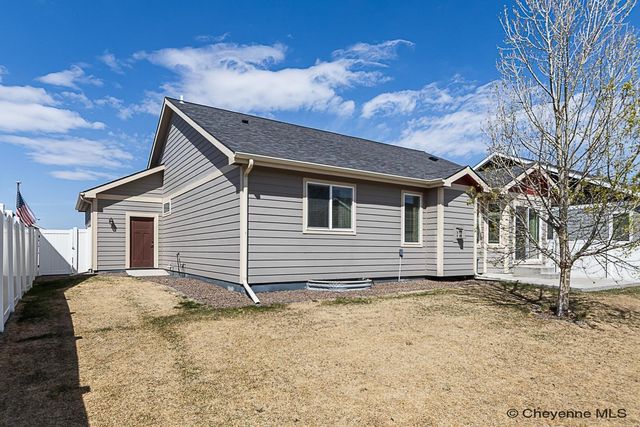 3327 THOMAS RD, Cheyenne, WY 82009
