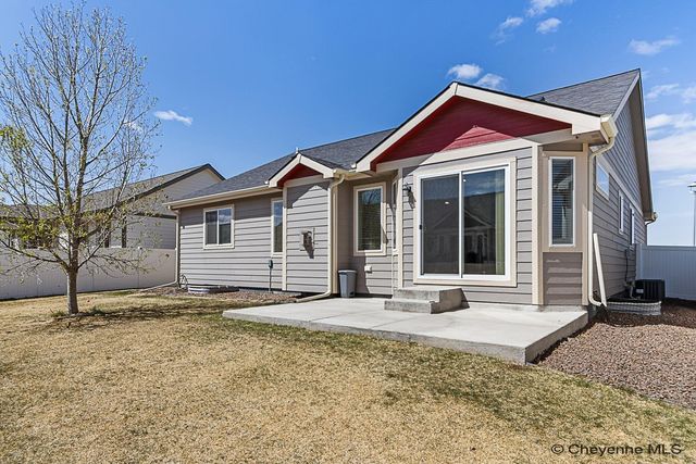 3327 THOMAS RD, Cheyenne, WY 82009