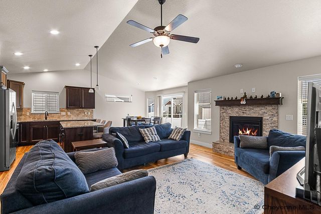 3327 THOMAS RD, Cheyenne, WY 82009