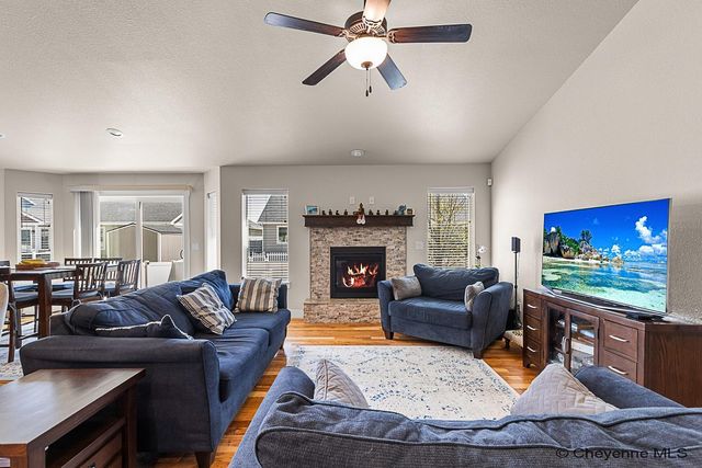 3327 THOMAS RD, Cheyenne, WY 82009
