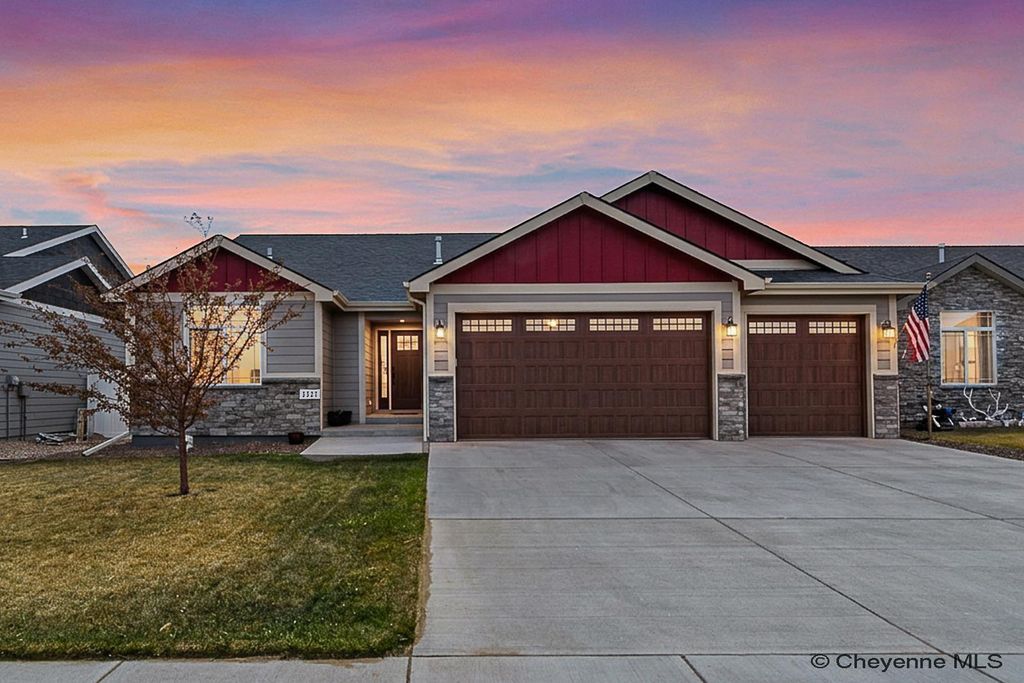 3327 THOMAS RD, Cheyenne, WY 82009