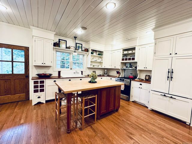 260 Darien Lane, Mountain View, AR 72560