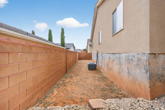 1314 E PINE VALLEY ST, Washington, UT 84780