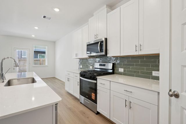 620 Sand Dollar Drive, Kemah, TX 77565