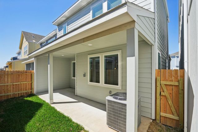 620 Sand Dollar Drive, Kemah, TX 77565