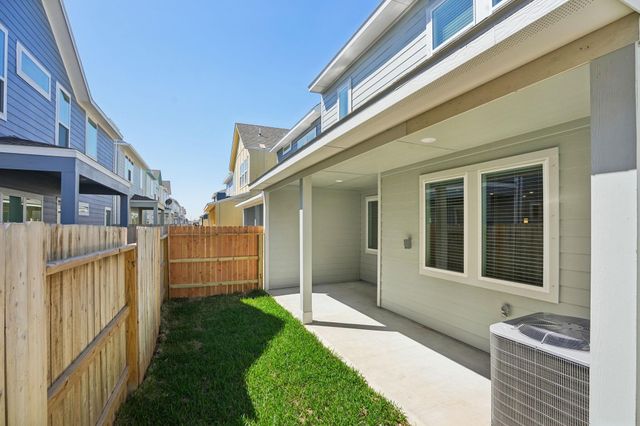 620 Sand Dollar Drive, Kemah, TX 77565