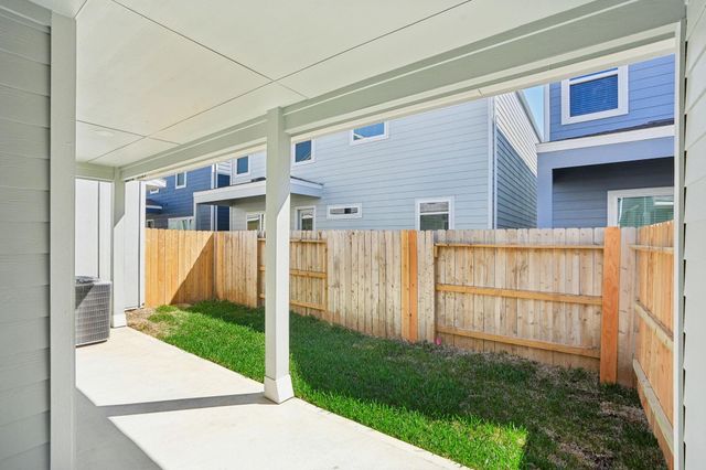 620 Sand Dollar Drive, Kemah, TX 77565