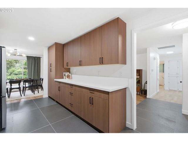 7185 Sw LESLIE St, Portland, OR 97223