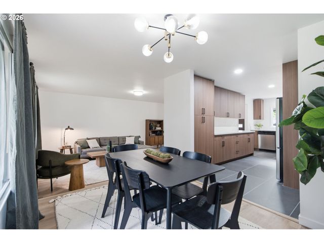 7185 Sw LESLIE St, Portland, OR 97223