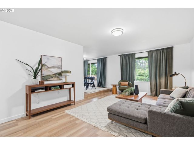 7185 Sw LESLIE St, Portland, OR 97223