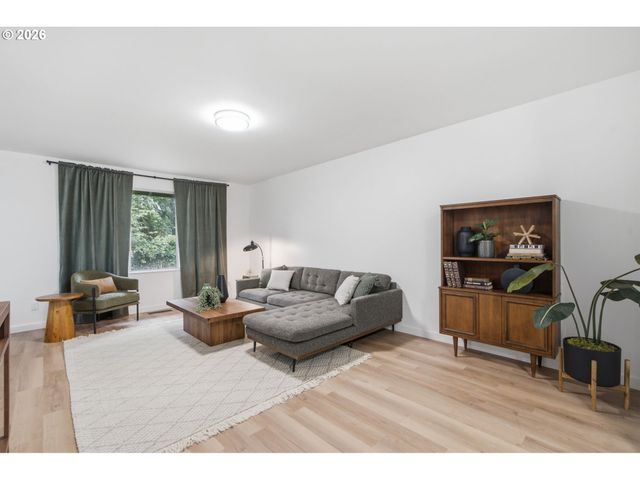 7185 Sw LESLIE St, Portland, OR 97223