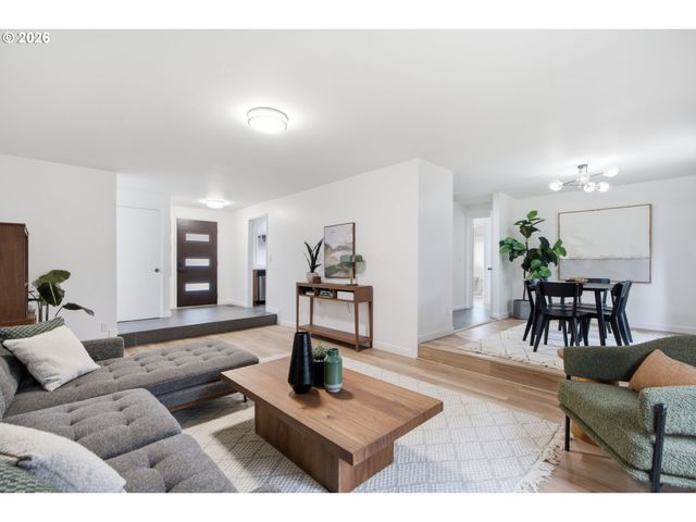 7185 Sw LESLIE St, Portland, OR 97223