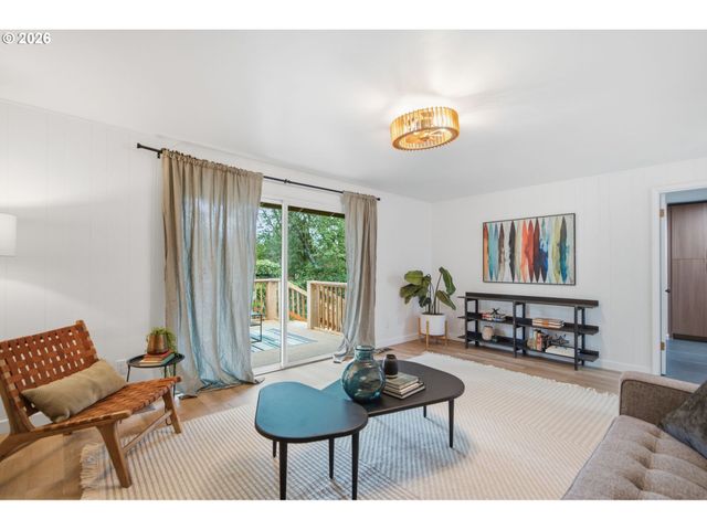 7185 Sw LESLIE St, Portland, OR 97223