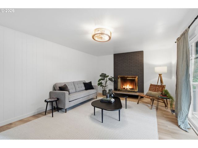 7185 Sw LESLIE St, Portland, OR 97223