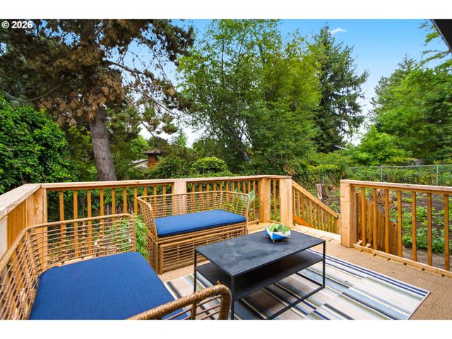 7185 Sw LESLIE St, Portland, OR 97223