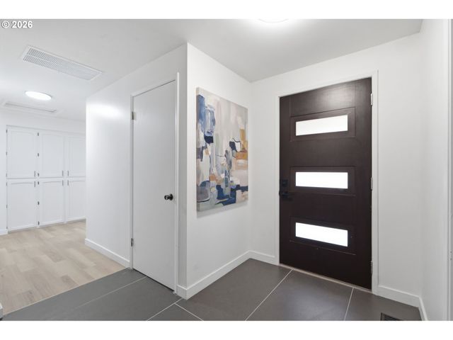7185 Sw LESLIE St, Portland, OR 97223