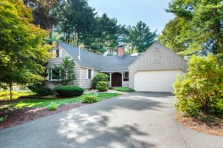 3 Glen Hollow Lane, Simsbury, CT 06092