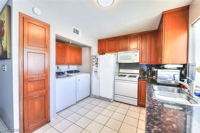 1500 Hialeah Drive C, Las Vegas, NV 89119