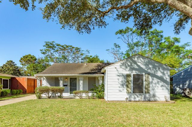 114 Tarpon Avenue, Galveston, TX 77550