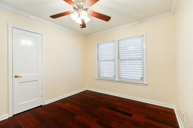 114 Tarpon Avenue, Galveston, TX 77550