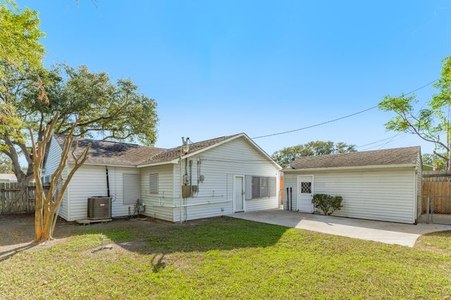 114 Tarpon Avenue, Galveston, TX 77550