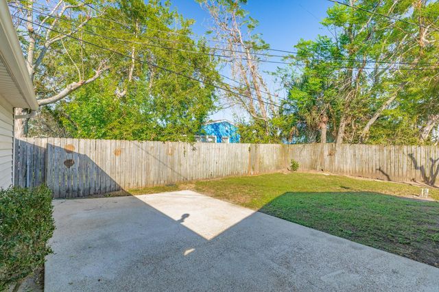 114 Tarpon Avenue, Galveston, TX 77550