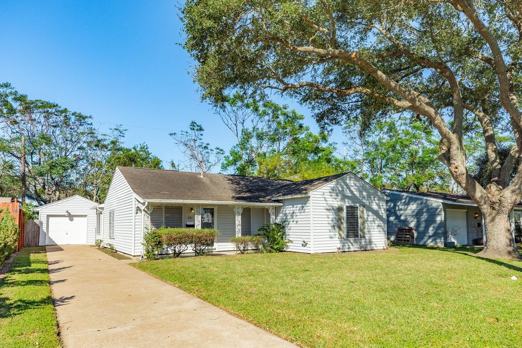 114 Tarpon Avenue, Galveston, TX 77550