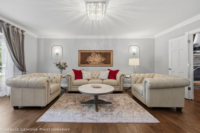 386 Hoyer Court, Naperville, IL 60565