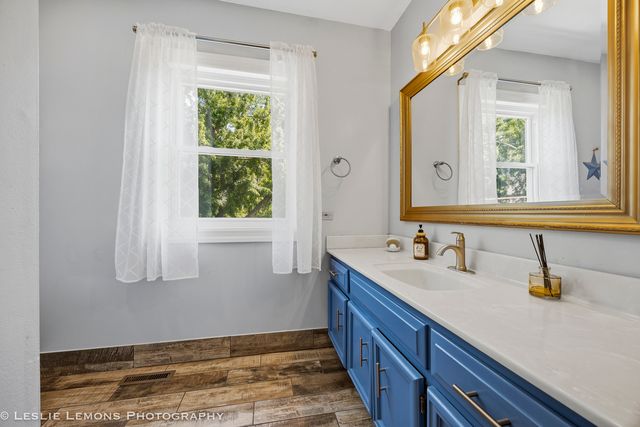 386 Hoyer Court, Naperville, IL 60565