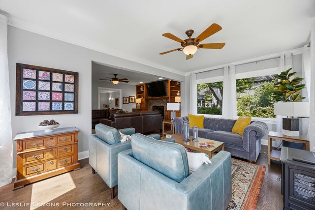 386 Hoyer Court, Naperville, IL 60565